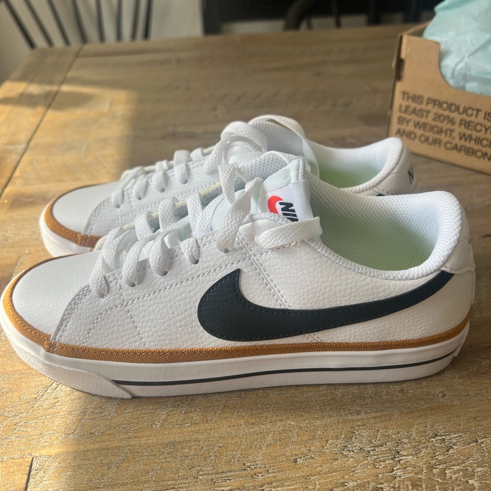 BRAND NEW NIKE LEGACY SNEAKERS